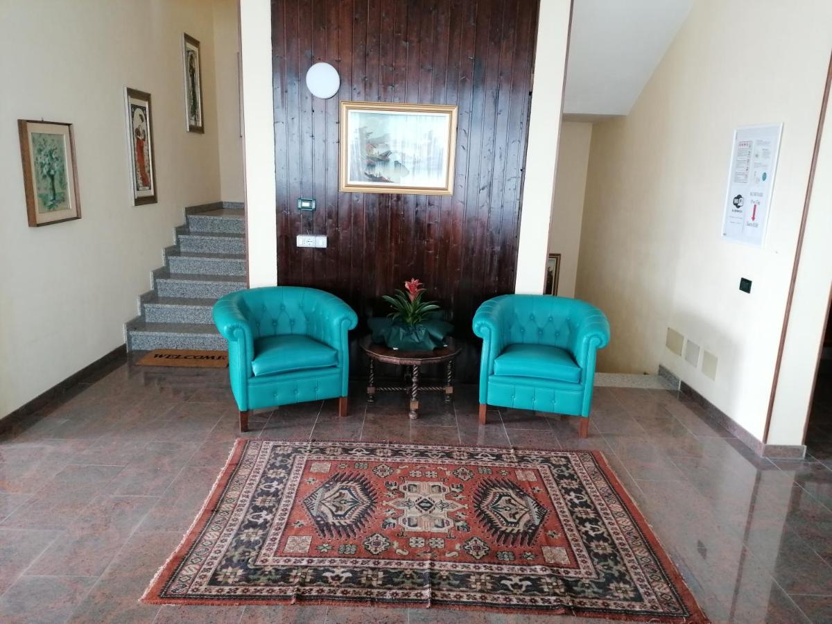 Residence Villa Margherita B&B Nebbiuno Buitenkant foto