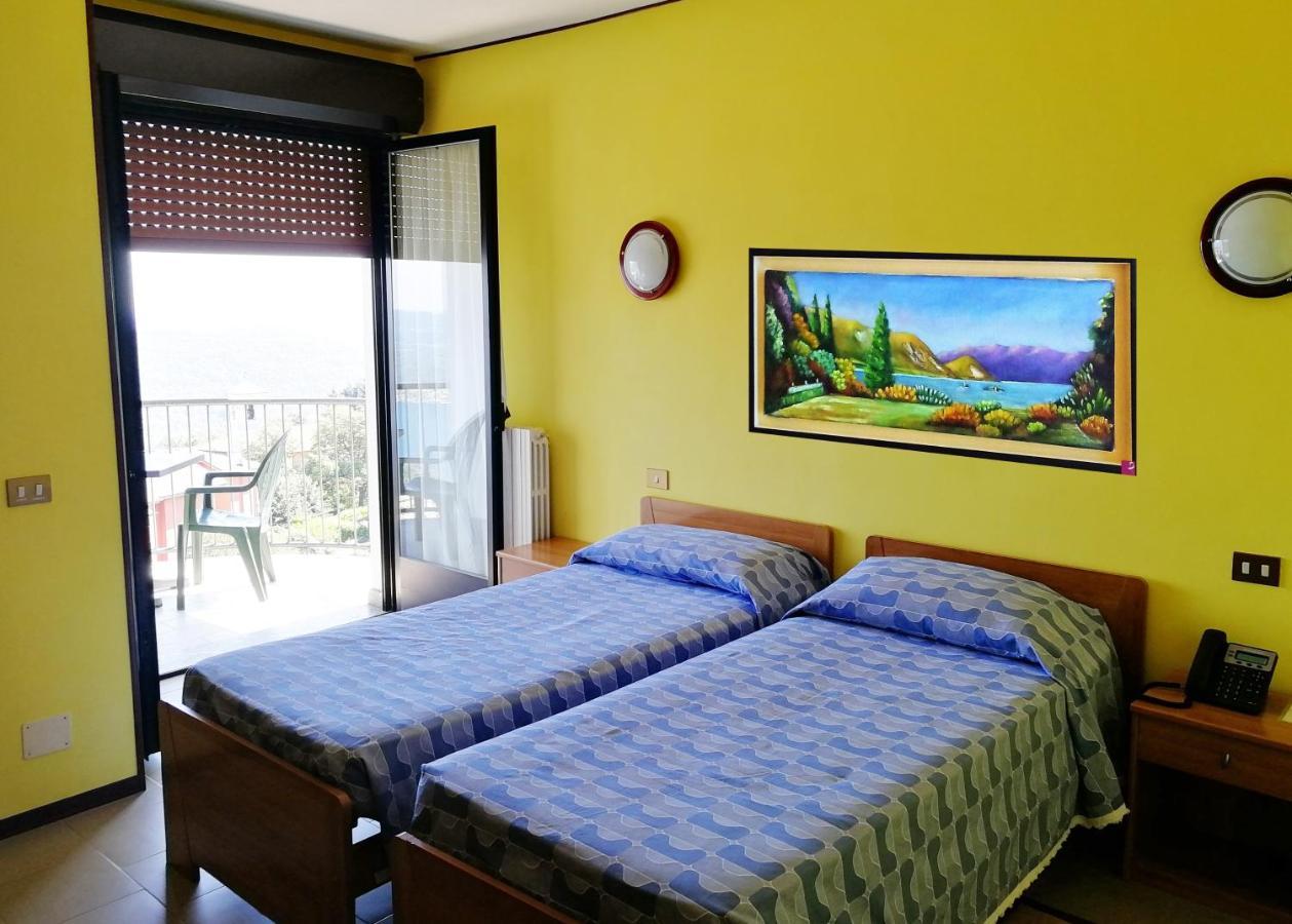 Residence Villa Margherita B&B Nebbiuno Buitenkant foto